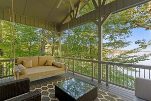 House | 6 bedrooms - Modern Masterpiece by Avantstay Waterfront Private Dock (Denver)