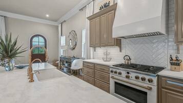 Nhà | 4 phòng ngủ