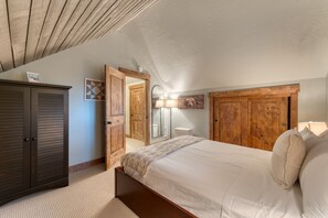 House - Washoe Way by Avantstay Luxury Tahoe Retreat A Location w Beach Access (Tahoe City)