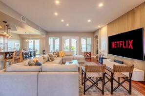 Villa | 6 bedrooms - Colina by Avantstay Secluded Mountain Top Oasis w Pool Hot Tub Putting Green (Murrieta)