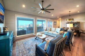 House | 3 bedrooms - Blue Marlin at Trout Street Balcony w Marina Views Walk to Port A Nightlife (Port Aransas)