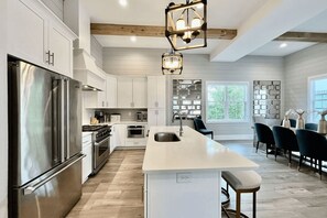 House | 6 bedrooms - Casa d Azure by Avantstay Sleeps 18 Private Pool Golf Cart Included (Santa Rosa Beach)