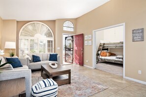 House - Bella Vista by Avantstay Pool w Waterslide (Mesa)