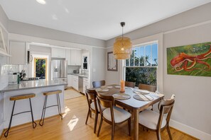 House | 2 bedrooms - Cliff View by Avantstay Hot Tub Fire Pit 1 Block From Downtown La Jolla (La Jolla)