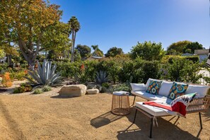 House | 4 bedrooms - Hummingbird Haven by Avantstay Dog-friendly Near the Beach Huge Yard Hot Tub (Santa Barbara)