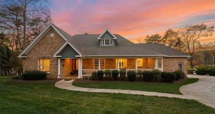 Sunset Pointe by Avantstay Waterfront Beach Fire Pit Sleeps 14 5bdr 4BA