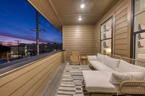 4 bedrooms - 98 Degrees by Avantstay Covered Balcony Lounge Newly Built 4bdr Home (Nashville)