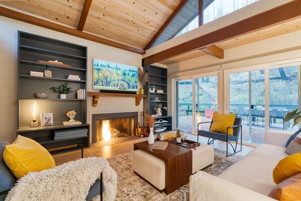 House | 2 bedrooms - Sonoma Creek Haven Hot Tub Firepit Creekside Views Near Kenwood Wineries (Kenwood)