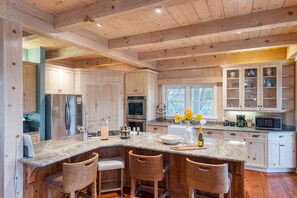 House | 4 bedrooms - Seaclusion by Avantstay Walk to the Beach (Edisto Island)