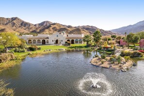 Room - The Pond Estate by Avantstay Maximalist Designer Compound w 2 Casitas Indoor Outdoor Pools Tennis Court Gorgeous Mountain Views 12k Sqft (Palm Springs)