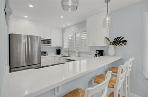 Apartment | 2 bedrooms - 7A Mariners Walk by Avantstay Walk to Beach Pool (Isle of Palms)