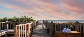 Lighthouse by Avantstay Beachfront View Home w Pool Table Ping Pong