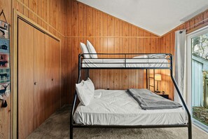 4 bedrooms