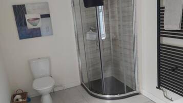 Asciugacapelli, asciugamani, carta igienica