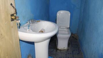 Towels, soap, shampoo, toilet paper
