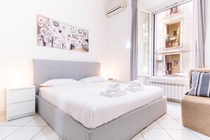 2 Schlafzimmer, Schreibtisch, BĂŒgeleisen/BĂŒgelbrett, Reisekinderbett