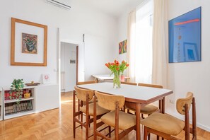 Dining - Elegantis.it Des Artistes Apartment (Roma)