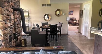 Rustic Elegance Meets Outdoor Charm - 2 bedroom Middletown