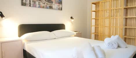 2 bedrooms, desk, iron/ironing board, travel crib