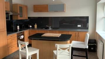 Fridge, dishwasher