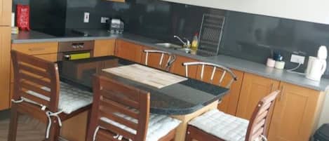 冷蔵庫、食器洗い機