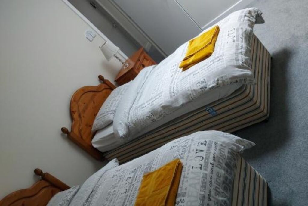 3 sovrum, strykjärn/strykbräda och sängkläder