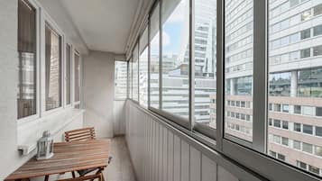 Classic Apartment | Balcony