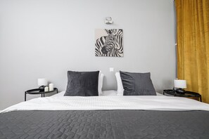 Classic Apartment | 2 bedrooms, premium bedding, individually furnished, blackout curtains - Lumina opposite the Palace of Culture  (Warsaw)