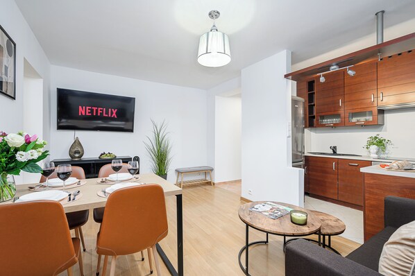 Classic-Apartment, Blick auf den Innenhof | 2 Schlafzimmer, hochwertige Bettwaren, individuell eingerichtet
