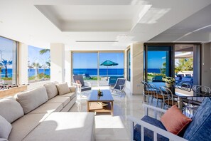 Télévision, cheminée, table de tennis de table