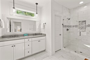 Hair dryer, towels - Golf Cart, Pools, Close 2 Beach, Gated Community (Santa Rosa Beach)