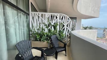 Family Room | Teres/patio