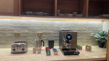 Frigobar, lavavajillas, tostadora y artículos de limpieza