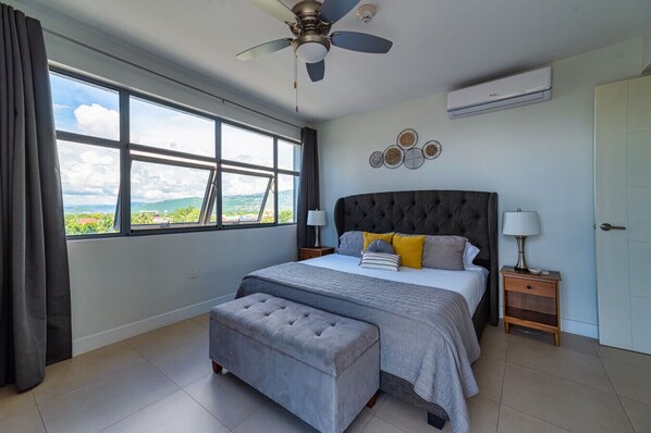 2 habitaciones, escritorio, tabla de planchar con plancha y wifi gratis 