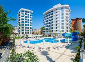 Indoor pool, outdoor pool - Cozy family heaven, 2-bedroom apartment with WiFi and full facilities, Cleopatra (Antalya)