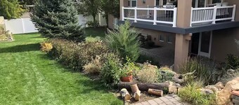 6 Bedroom, 4.5 Bathroom, 2 Kitchen - Spacious & Clean in Quiet Neighborhood