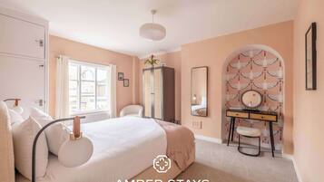 3 bedrooms, iron/ironing board, travel crib, WiFi