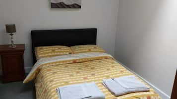 3 chambres, fer et planche à repasser, Wi-Fi, draps fournis