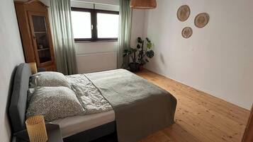1 chambre, bureau, lit parapluie, Wi-Fi gratuit