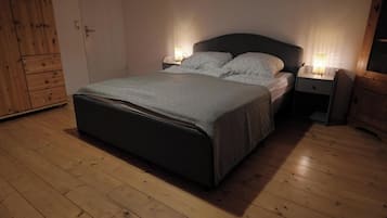 1 Schlafzimmer, Schreibtisch, Reisekinderbett, kostenloses WLAN