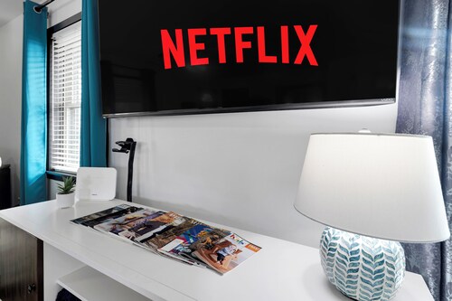 3 Bedroom, High-Speed WiFi, Work Station, Fire-Pit, Towel Warmer! Enjoy!