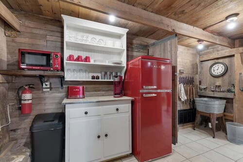 Private and Historic Rocking Ox Ranchette & Estate