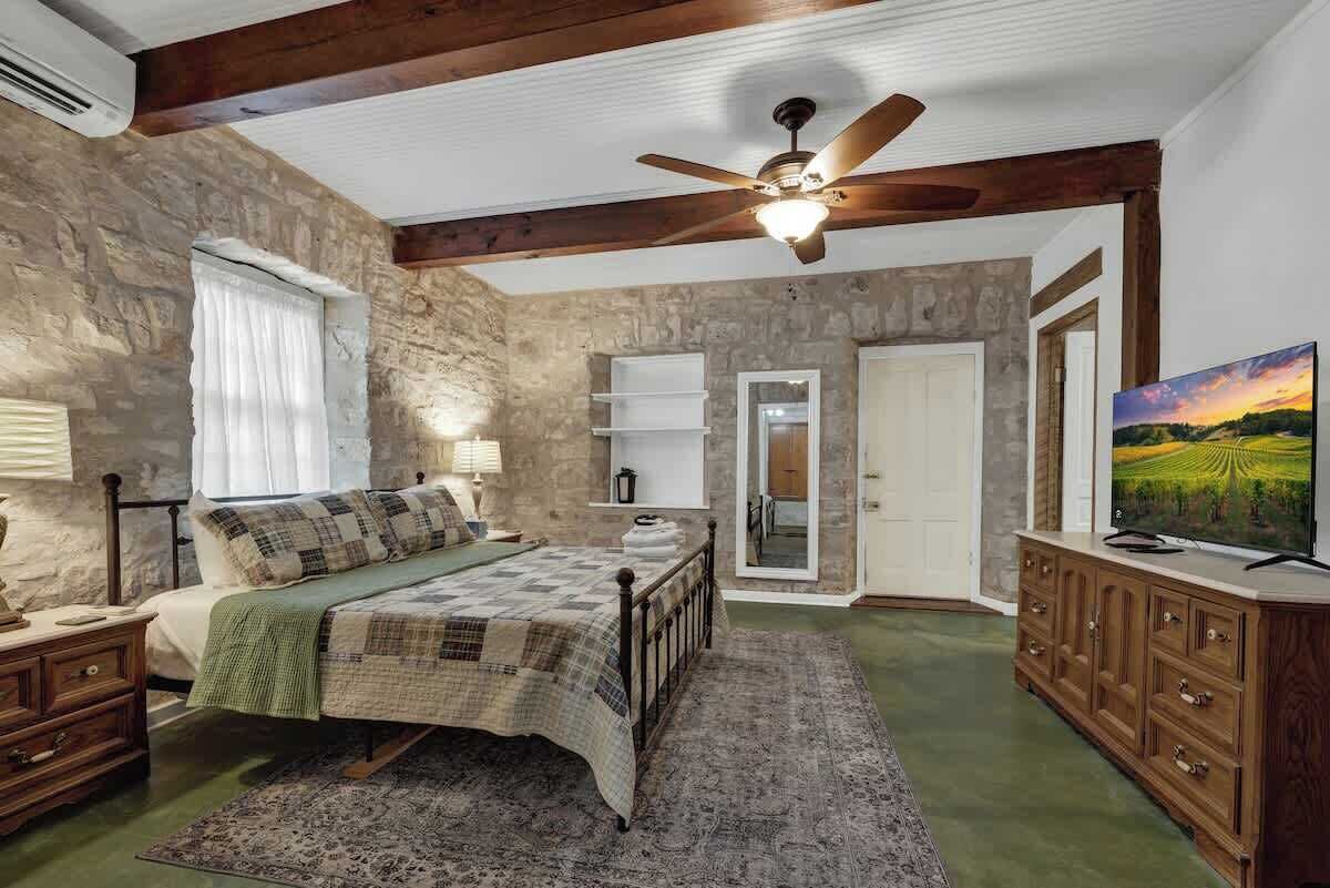6 Schlafzimmer, Bügeleisen/Bügelbrett, Reisekinderbett, WLAN