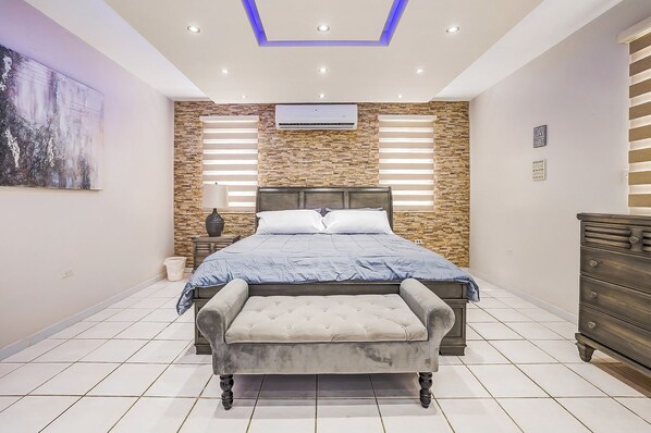 4 bedrooms, desk, WiFi, bed sheets - Dc Luxury House (Guayama)