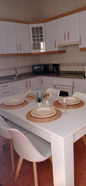 Private kitchen - LA GAVIOTA (Tarajalejo)