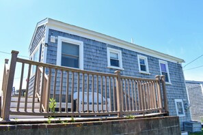 Exterior - 2 bedroom home, sleeping 5, steps from Beach (Dennis Port)