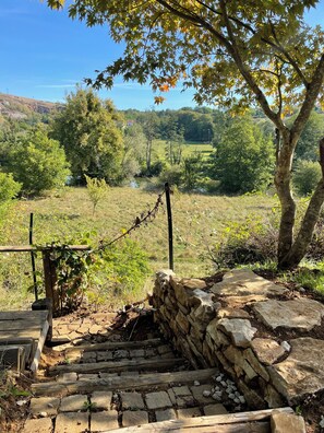 Property grounds - Löuloue—a little cottage by the river  (Charnay)