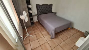 1 makuuhuone, silitysrauta/-lauta, Wi-Fi, vuodevaatteet