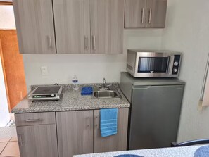 Fridge, oven