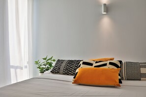 3 bedrooms, in-room safe, desk, iron/ironing board